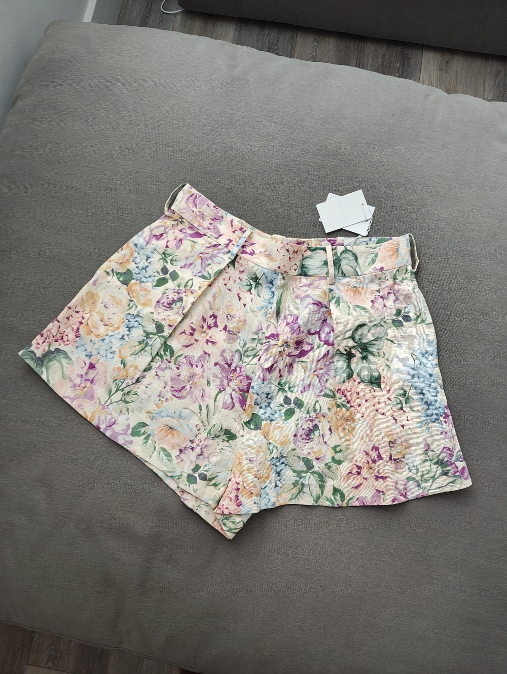 Halliday Tuck Short Zimmermann Floral 100% Linen Size US 12
